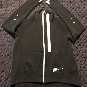 Nike zip up / black & white / great condition
